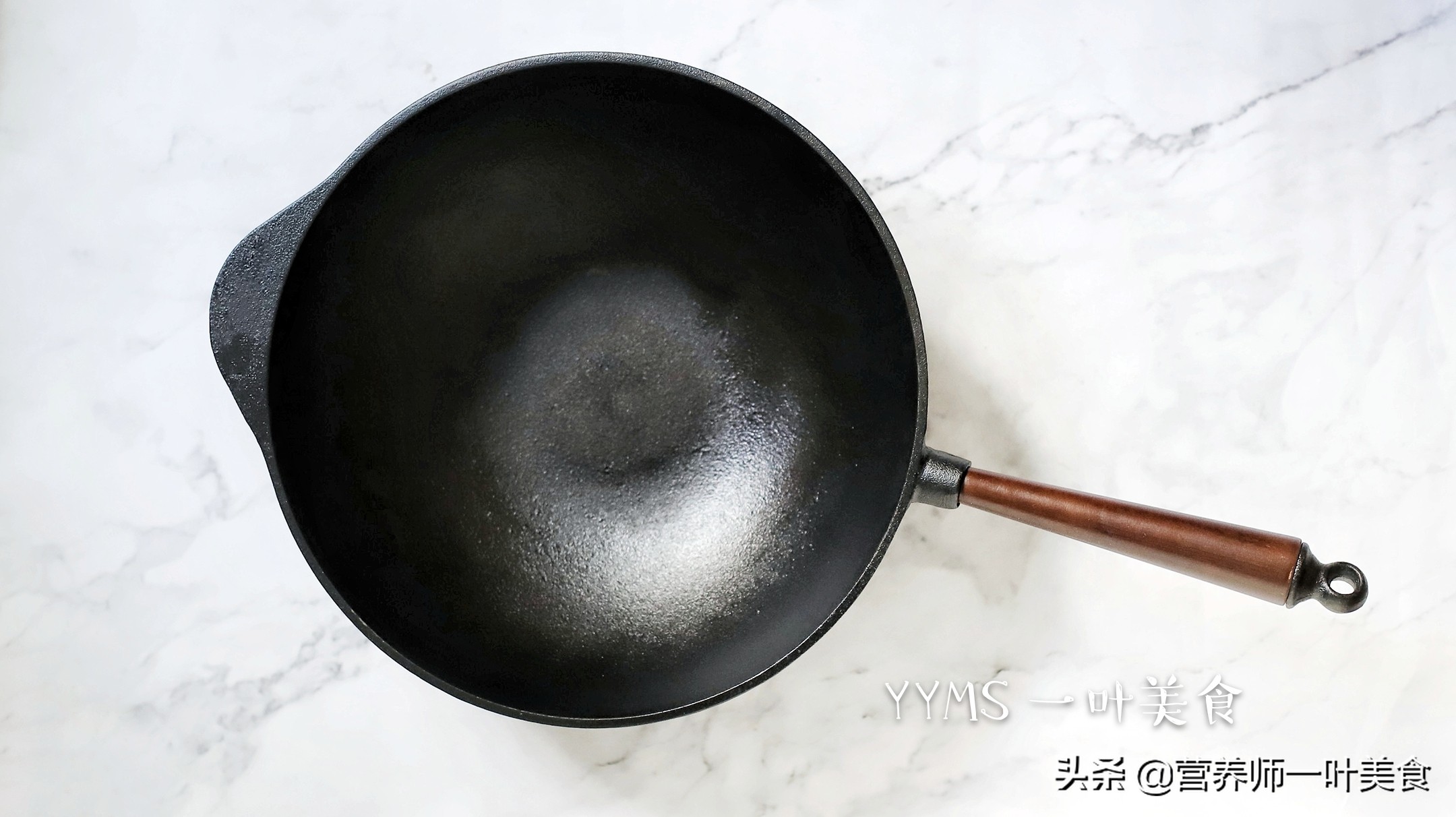 炒锅怎样开锅不粘锅,炒锅如何煎鱼不烂