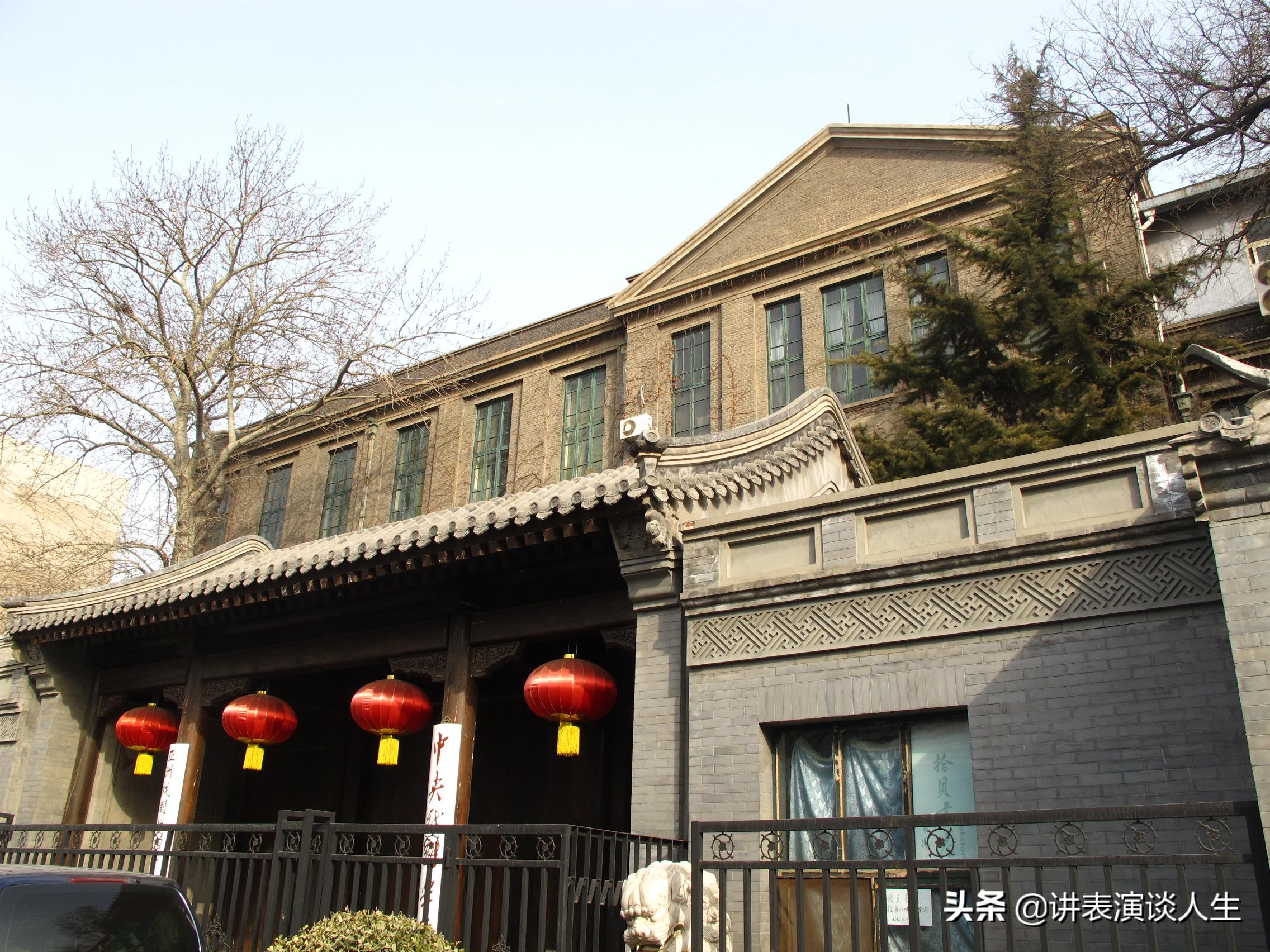 怎么才可以当一名美术老师,毕业后想当老师有什么条件