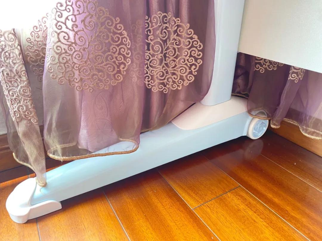 给孩子买学习桌好还是普通书桌好,儿童书桌要不要买学校同款