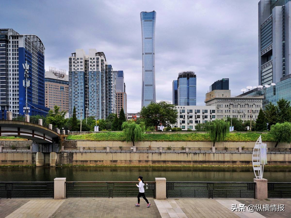 砸下200亿建栋高楼，买地又多花60亿，满租状态一天可收租800万