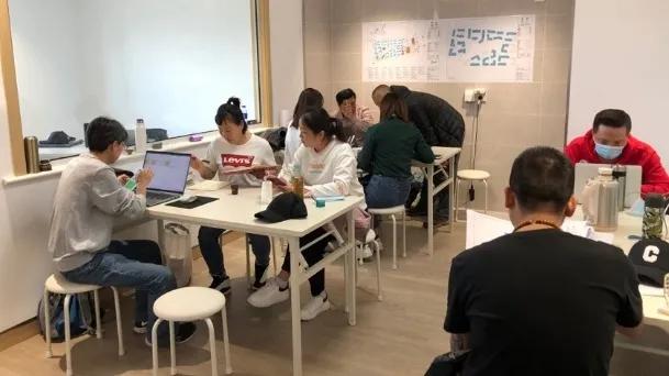 可以靠颜值却要靠实力下一句,能靠颜值却偏要靠实力