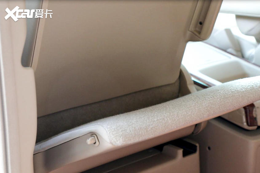 30万买丰田埃尔法,30万不买汉兰达选什么