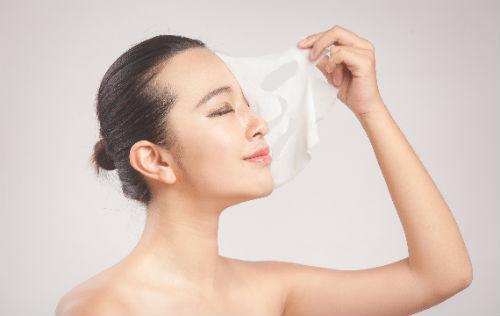 肤色不均匀的原因及解救方法,肤色不均的原因如何改善