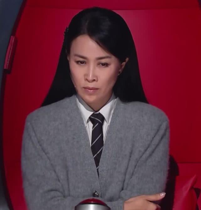 邓紫棋踢馆中国好声音六首歌,好声音邓紫棋被评委淘汰