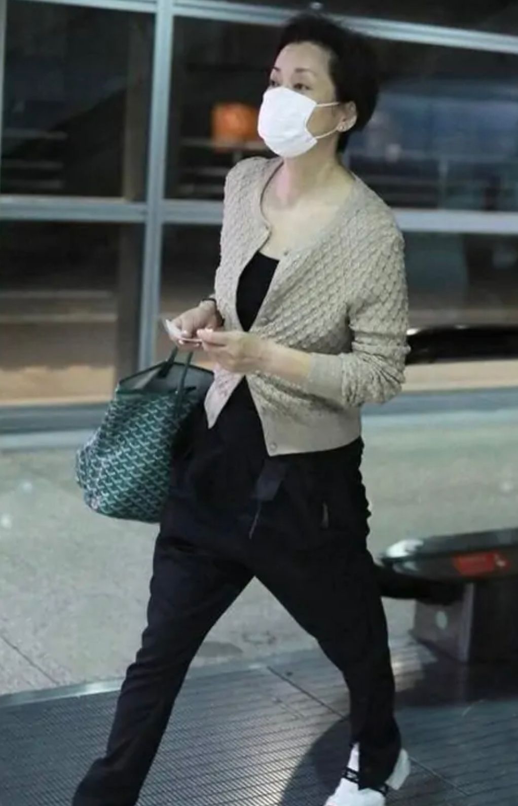 毛阿敏时尚变装,毛阿敏穿出时尚