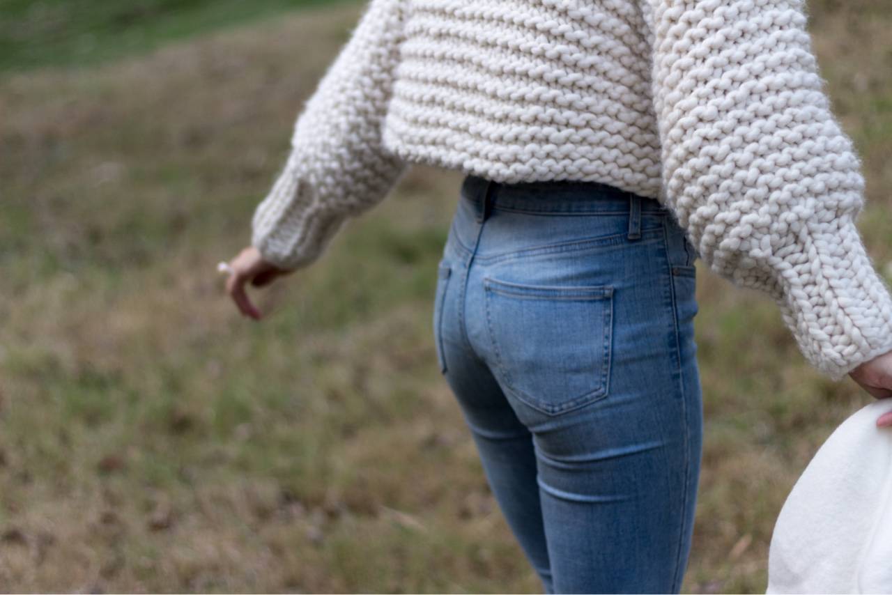 年轻女士的棒针圆肩提花毛衣款式,特粗棒针羊毛渔夫毛衣