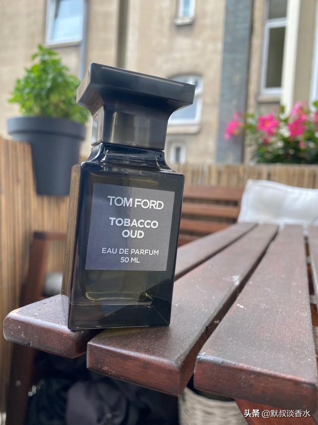 TF*草烟**乌木行走的成熟“荷尔蒙”男友香水