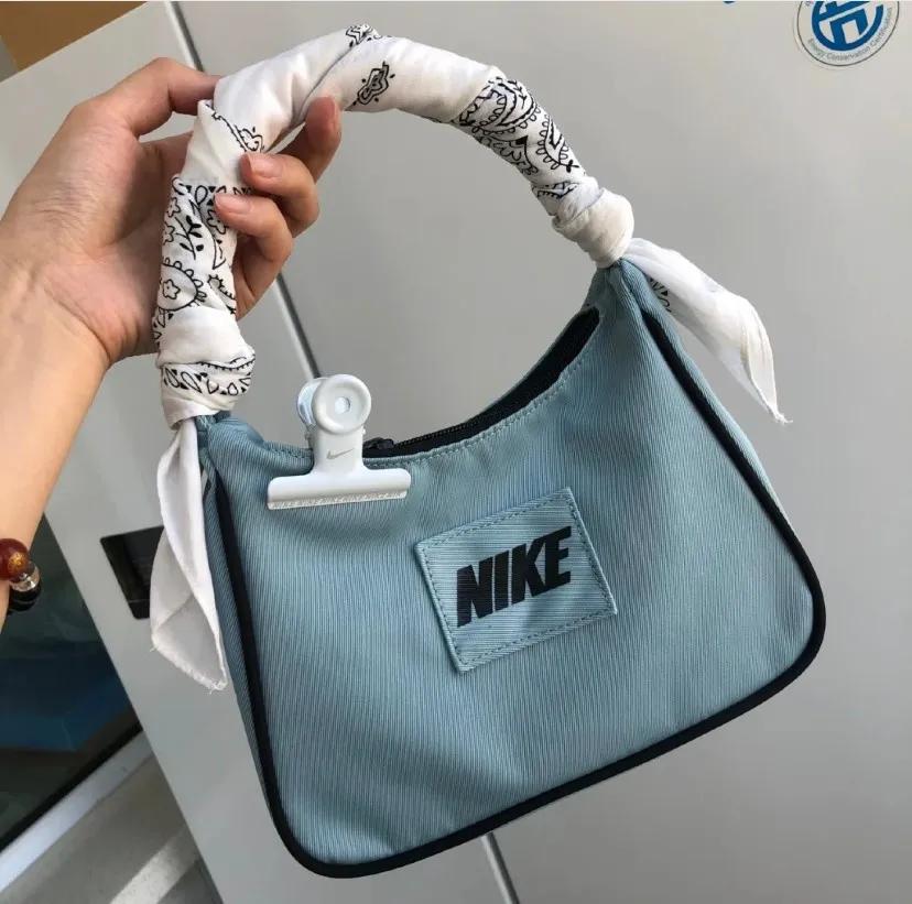 nike联名款卫衣套装,nike这件卫衣也太好看了吧