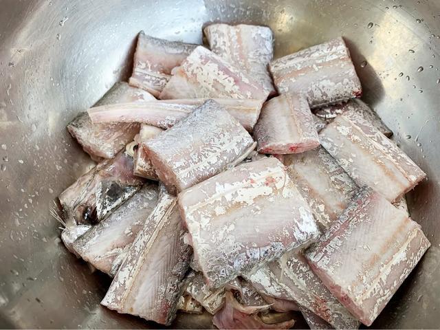 海边农家乐刀鱼做法,最好的刀鱼做法