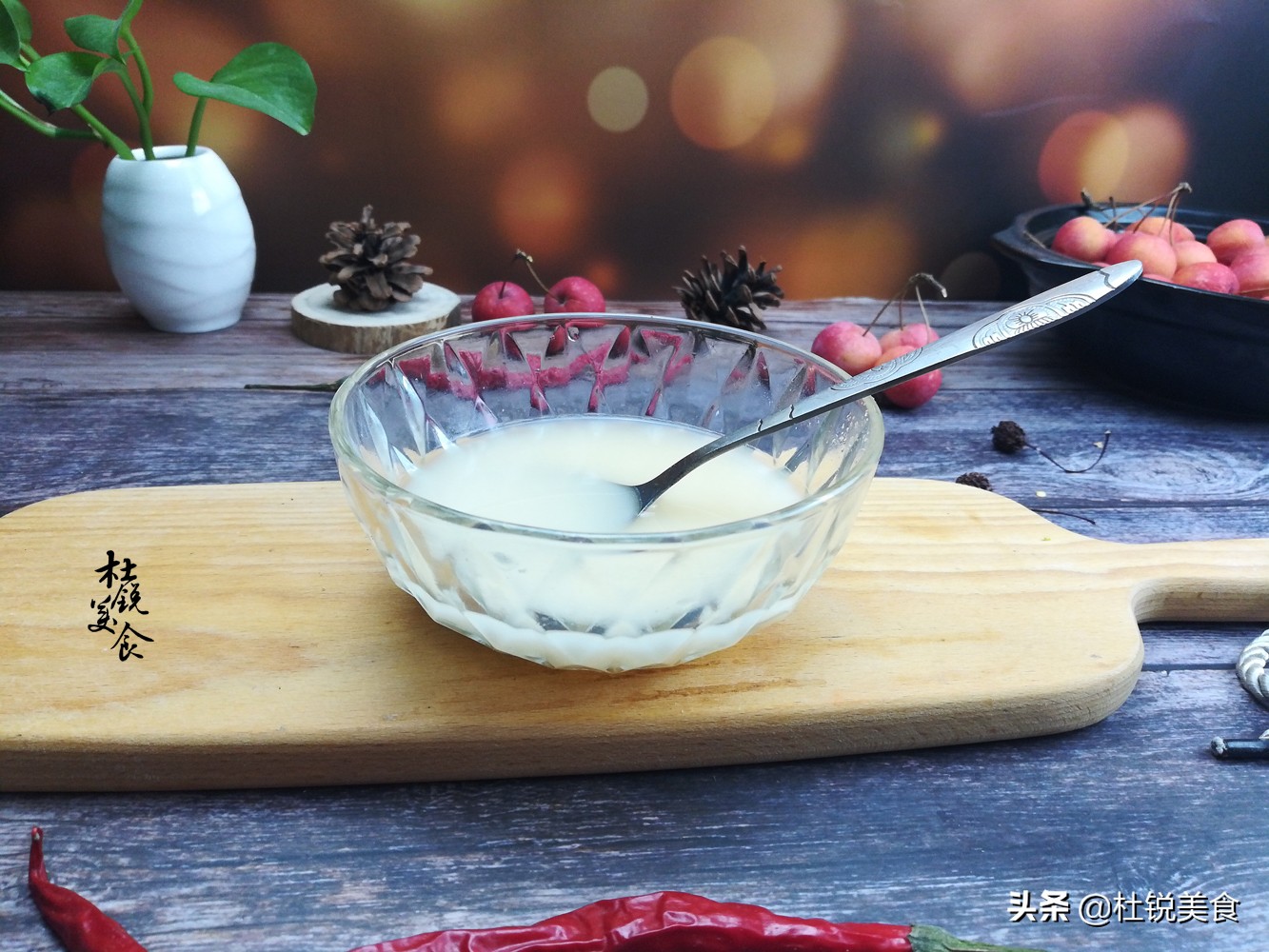 这食材蛋白质超鱼蛋奶十倍，是天然“钙库镁仓”，老人小孩要多吃