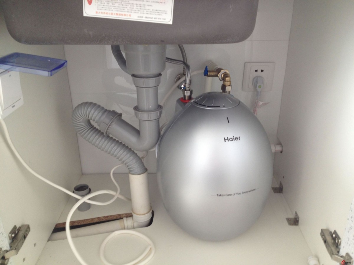 小厨宝跟电热水龙头哪个好用,电热水龙头和小厨宝哪种好