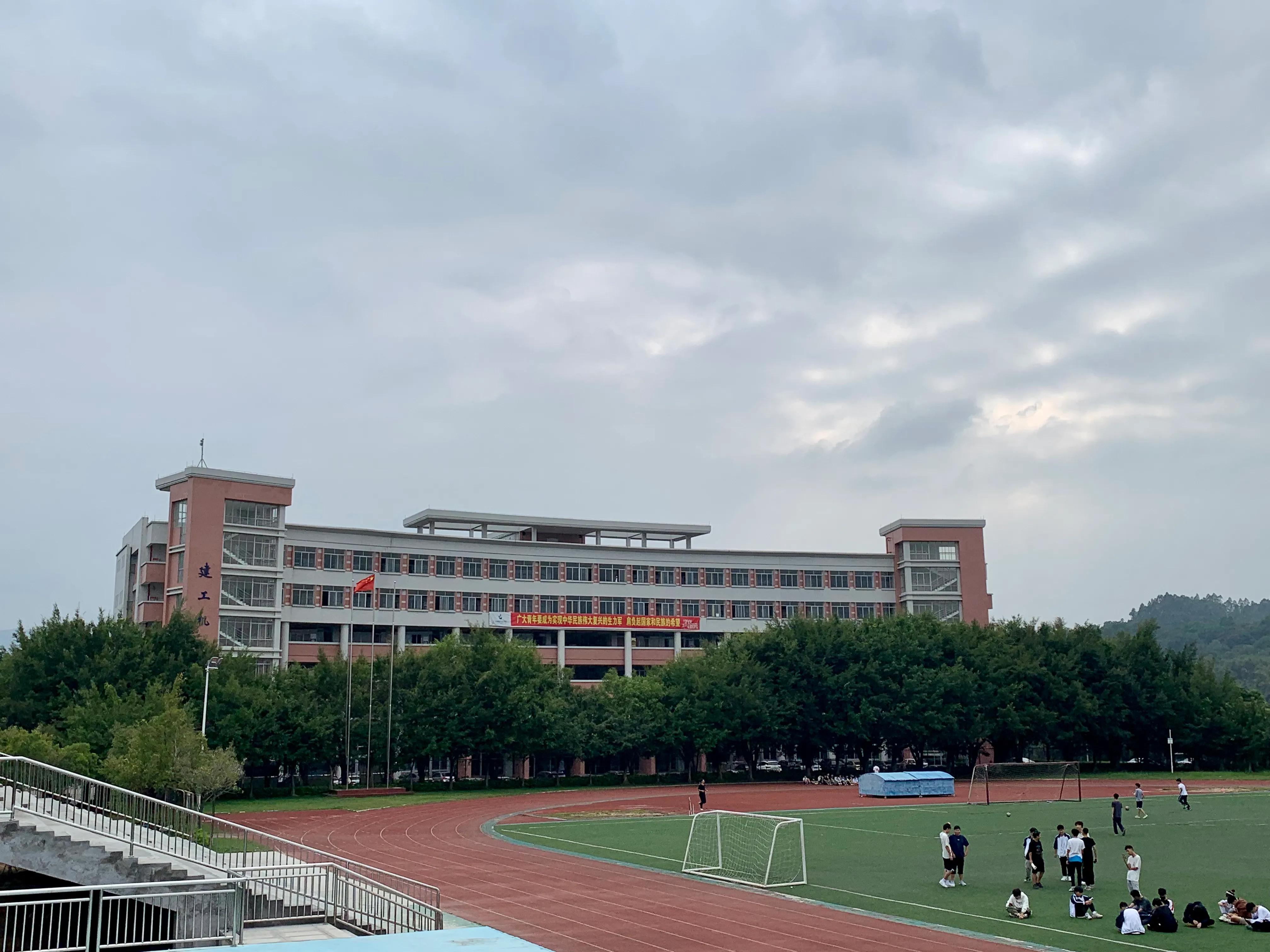 广州城建职业学院世界冠军,广州城建职业学院乱不乱