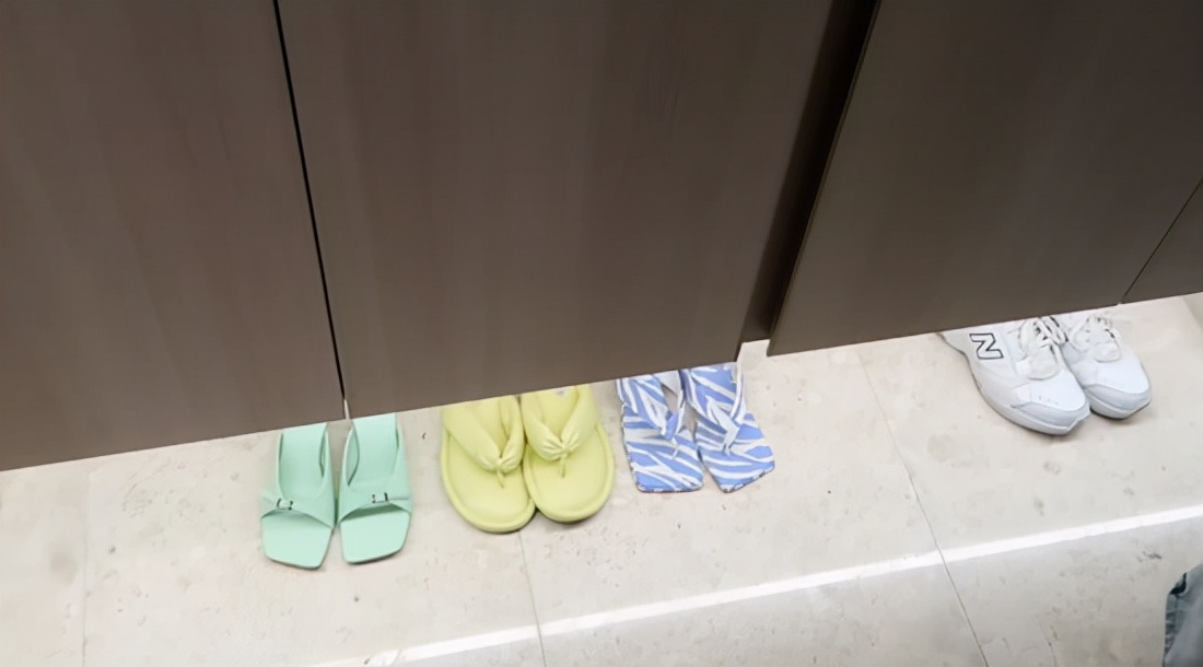 韩国美女晒独居公寓引11万人围观衣帽间全是名牌