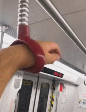 “喜欢绫波丽的男人脆弱还有恋母情结？”哈哈哈哈哈什么沙雕剧啊