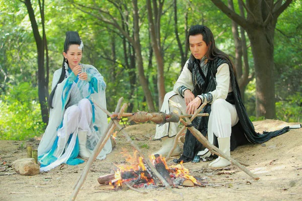 八年后再次重逢知乎结局,天涯明月刀傅红雪知道明月心瞎了