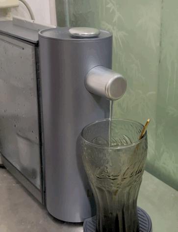 莱卡即热净饮热饮机,莱卡即热式饮水机只出热水