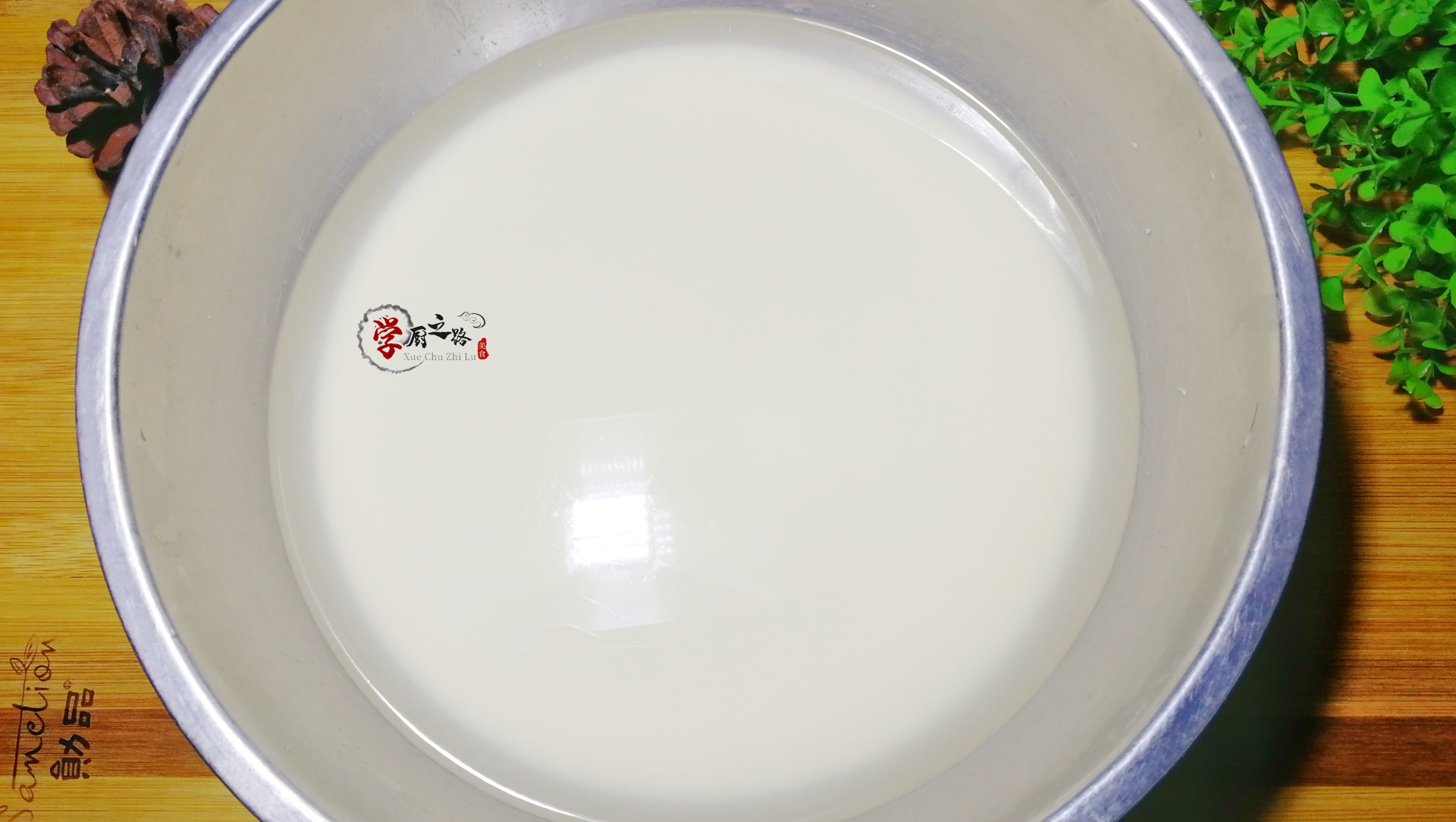 凉皮裂开不起大泡怎么回事,凉皮发硬断裂