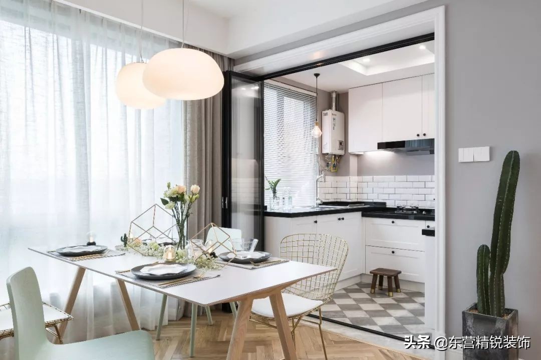 餐厨一体设计让空间显得很宽敞,餐厨客厅一体设计效果图