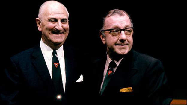 *诺斯**克的解说之道：以麦克风为*器武**的那群人