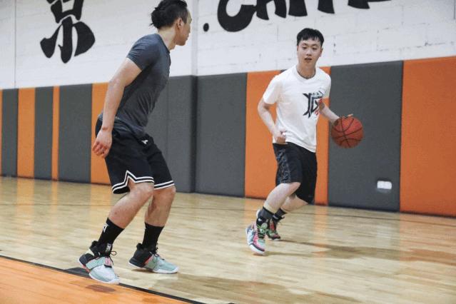 无论是打球还是穿鞋,你都「要疯」一点|KVSN众测