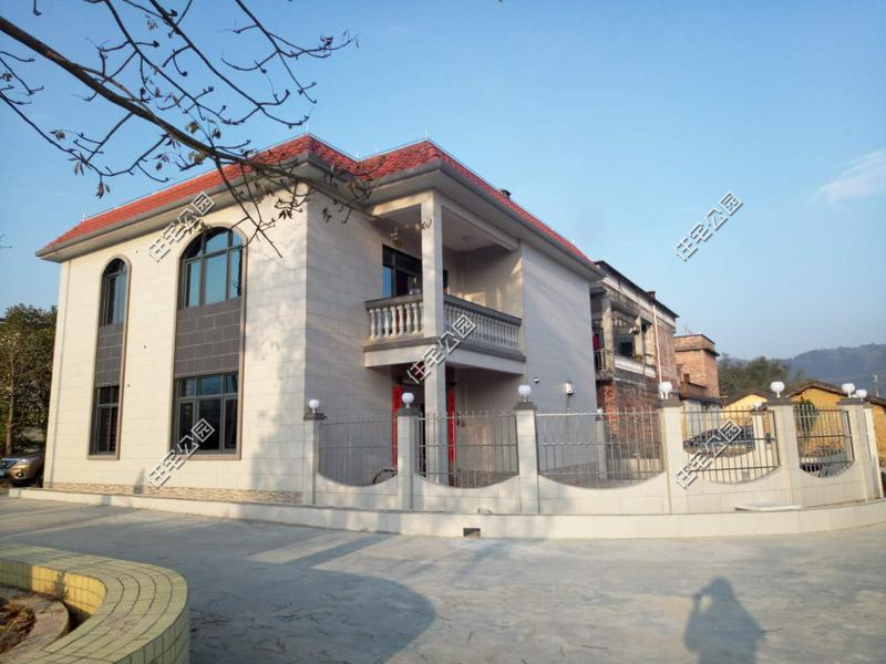 湖南农村小伙建房,砖头盖房遇到地震