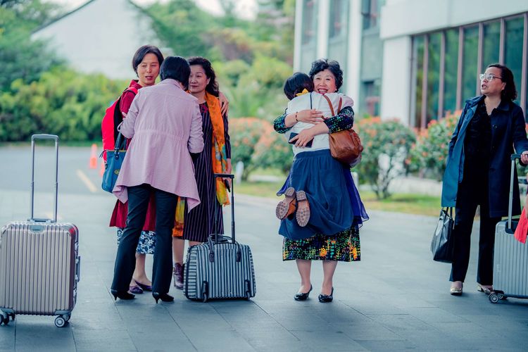 岁月不老我们不散全文,岁月不老我们不散什么意思