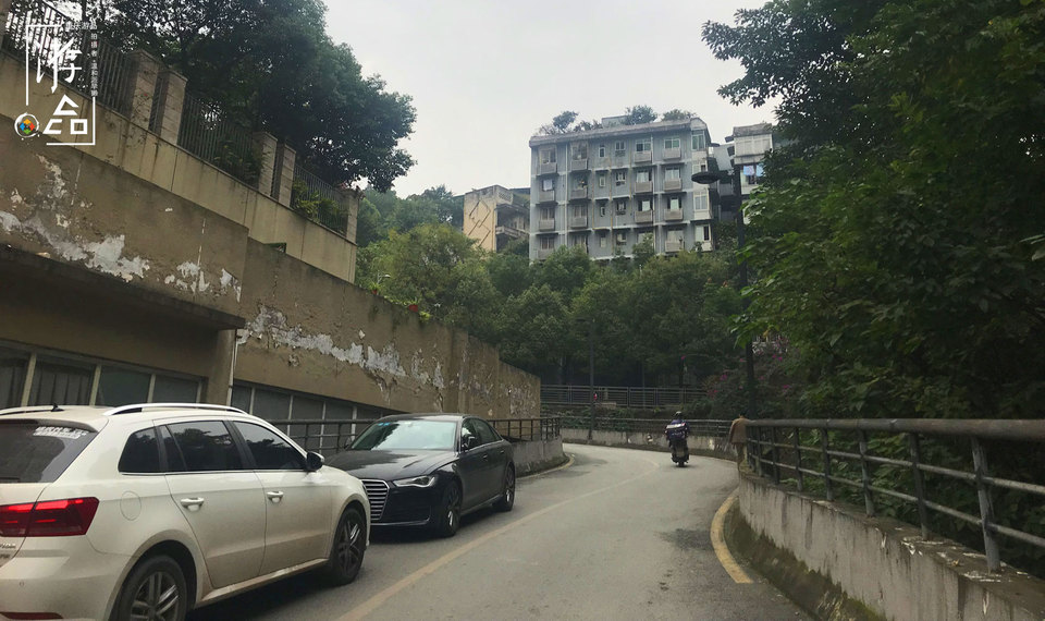 重庆站点最多的公交车,重庆停靠在8楼的2路电车