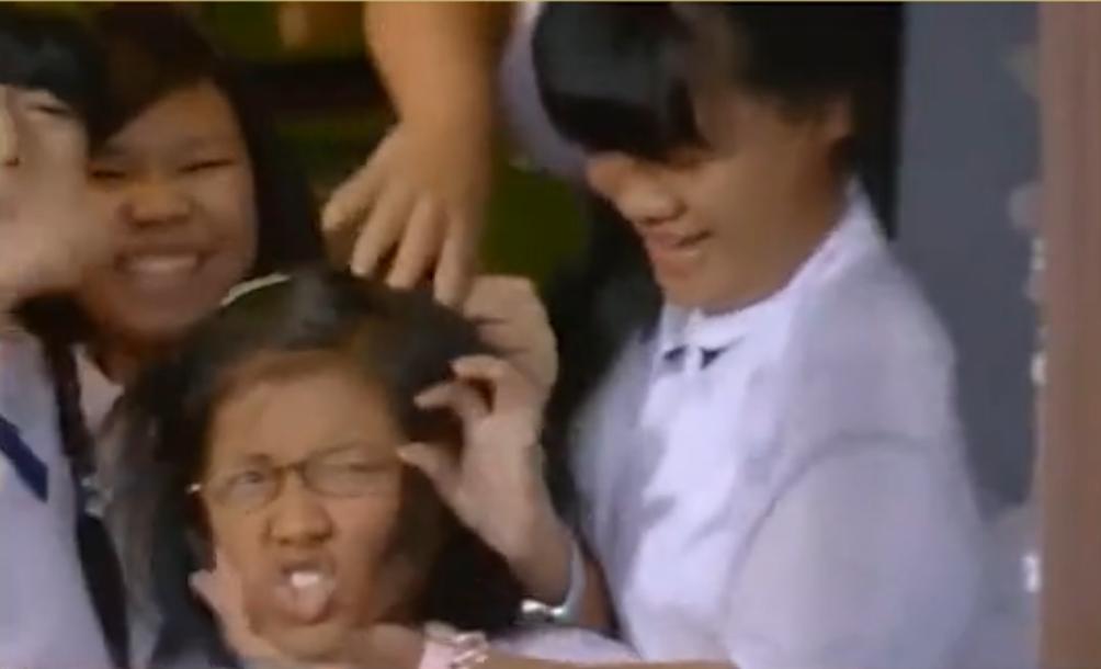 丑女表白校草无数次,丑女喜欢上帅哥