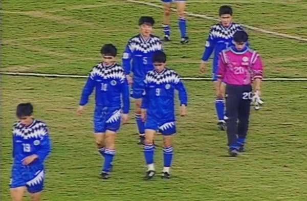 国足球衣都是红和白吗,国足球衣2007