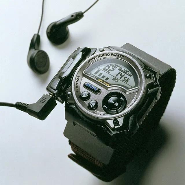 能听歌能拍照,二十年前的Casio怎么这么强?