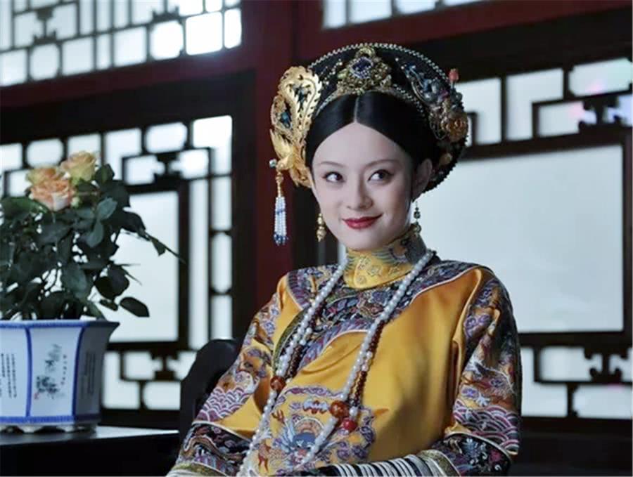 甄嬛传为什么只有甄嬛额头有刘海,甄嬛传甄嬛白发看到年轻的嫔妃们