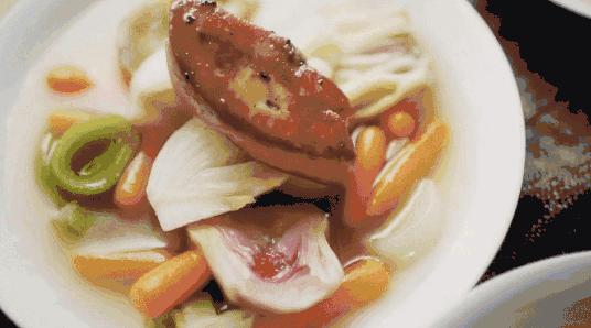 这个国出产邓文迪的前男友、不存在的热门景点，饮食堪称欧洲川菜