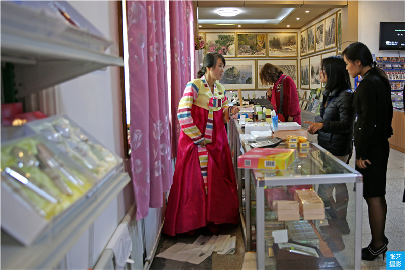 中国游客朝鲜购物,朝鲜首都平壤的商店