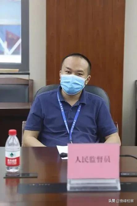 外卖小哥走进派出所这一幕太暖了,深夜外卖小哥暖心一幕