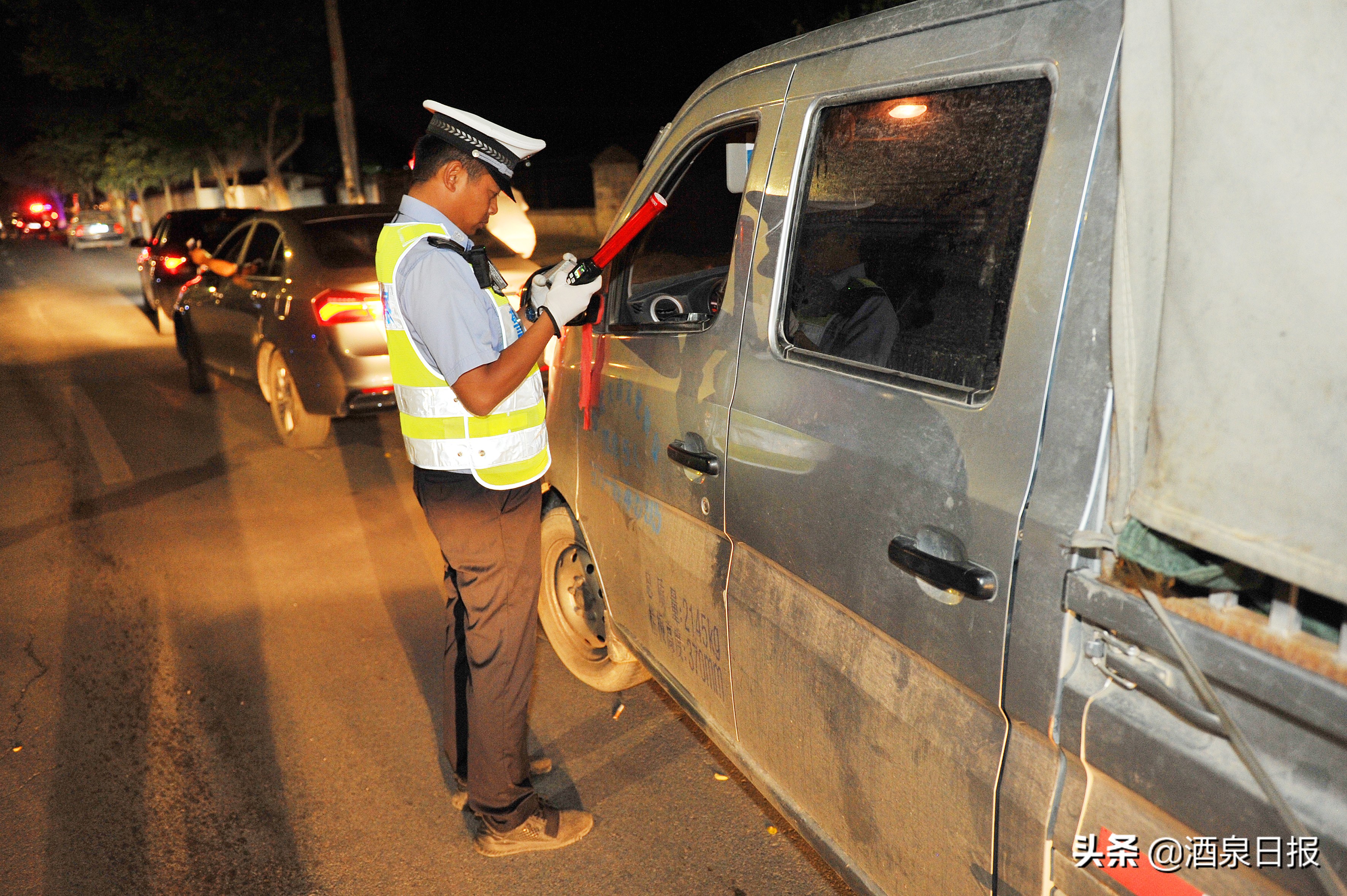 用责任与坚守换平安,用忠诚和担当为百姓排忧解难