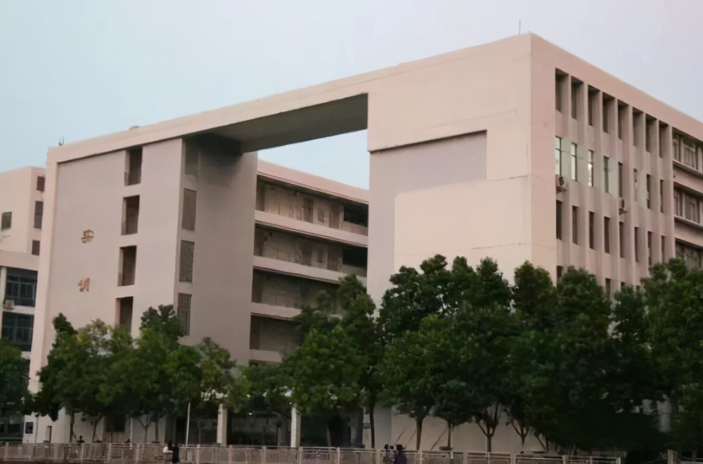 广东科贸职业学院住宿费,广东科贸职业学院宿舍功率用多大