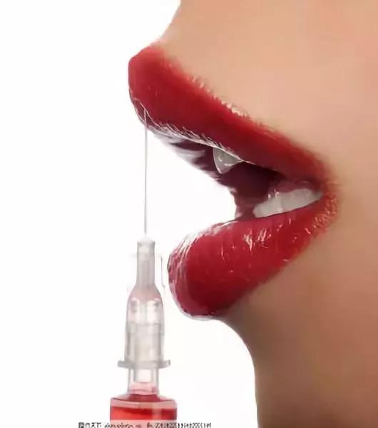 唇纹深显老吗,唇纹深好不好