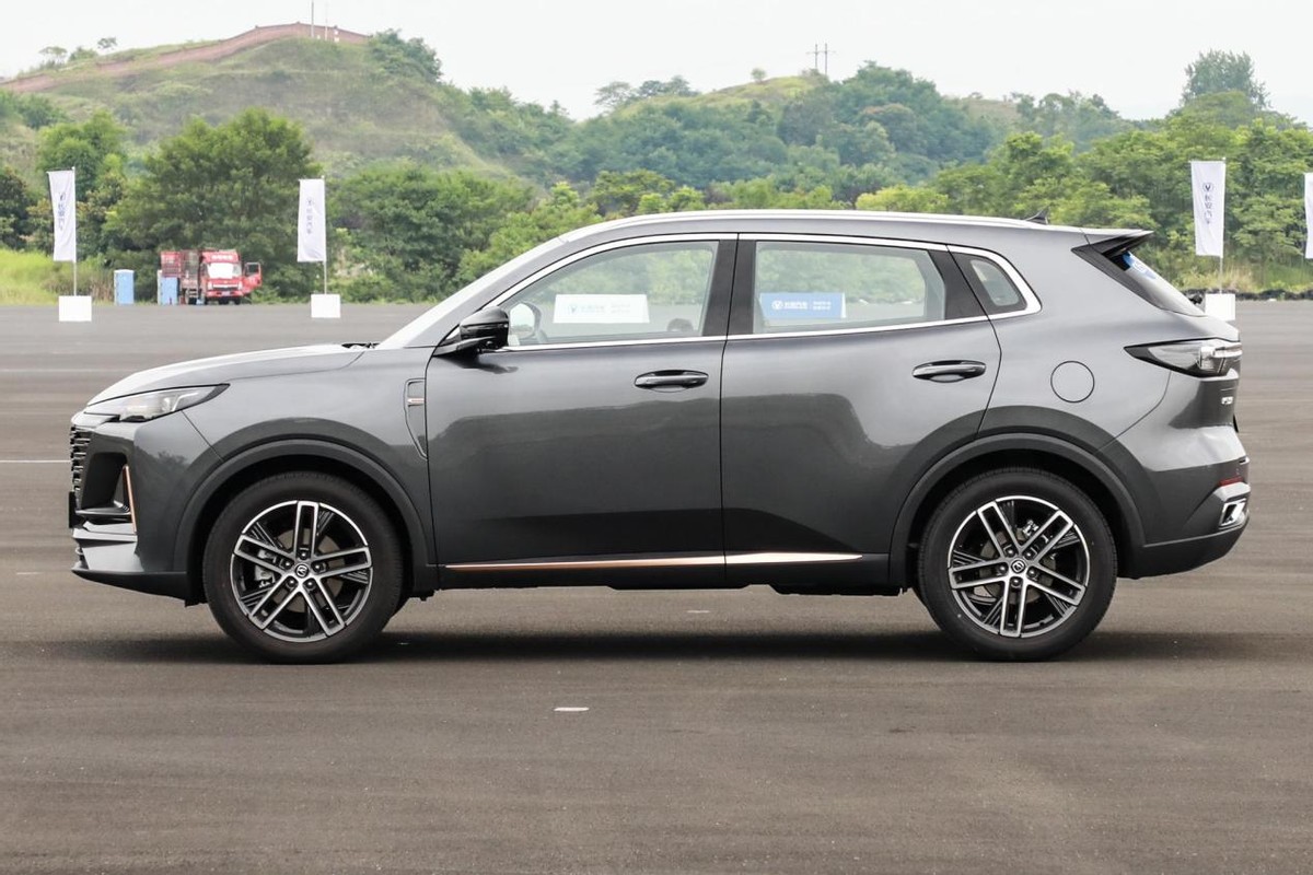 10万元买黑科技顶配suv了解一下,空间大10万元买这几款suv有面子