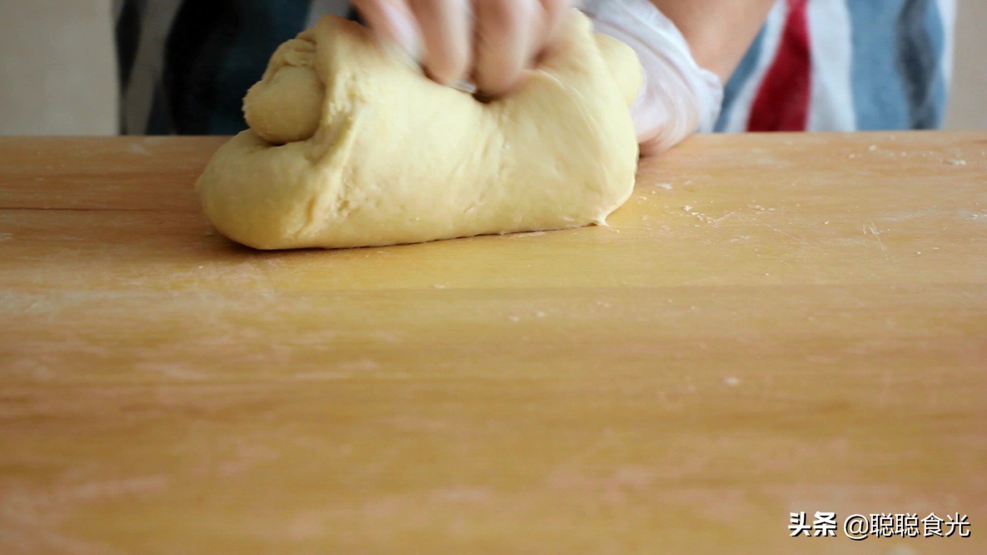 面包机也能做出来的拉丝吐司面包,做吐司面包如何不需要揉面