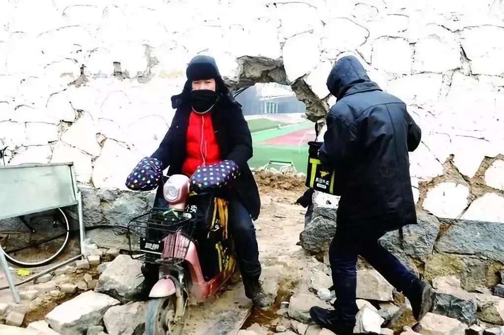 外卖小哥3年狂赚102万,外卖小哥3年赚102万直播