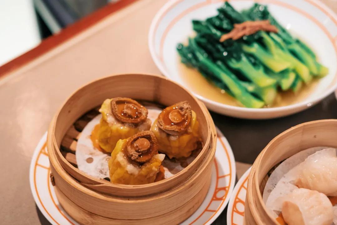 200元住总统套房,200块住酒店吃大餐