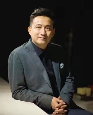 油腻大叔发型2020流行发型,40岁大叔雅痞风格侧背小卷发型