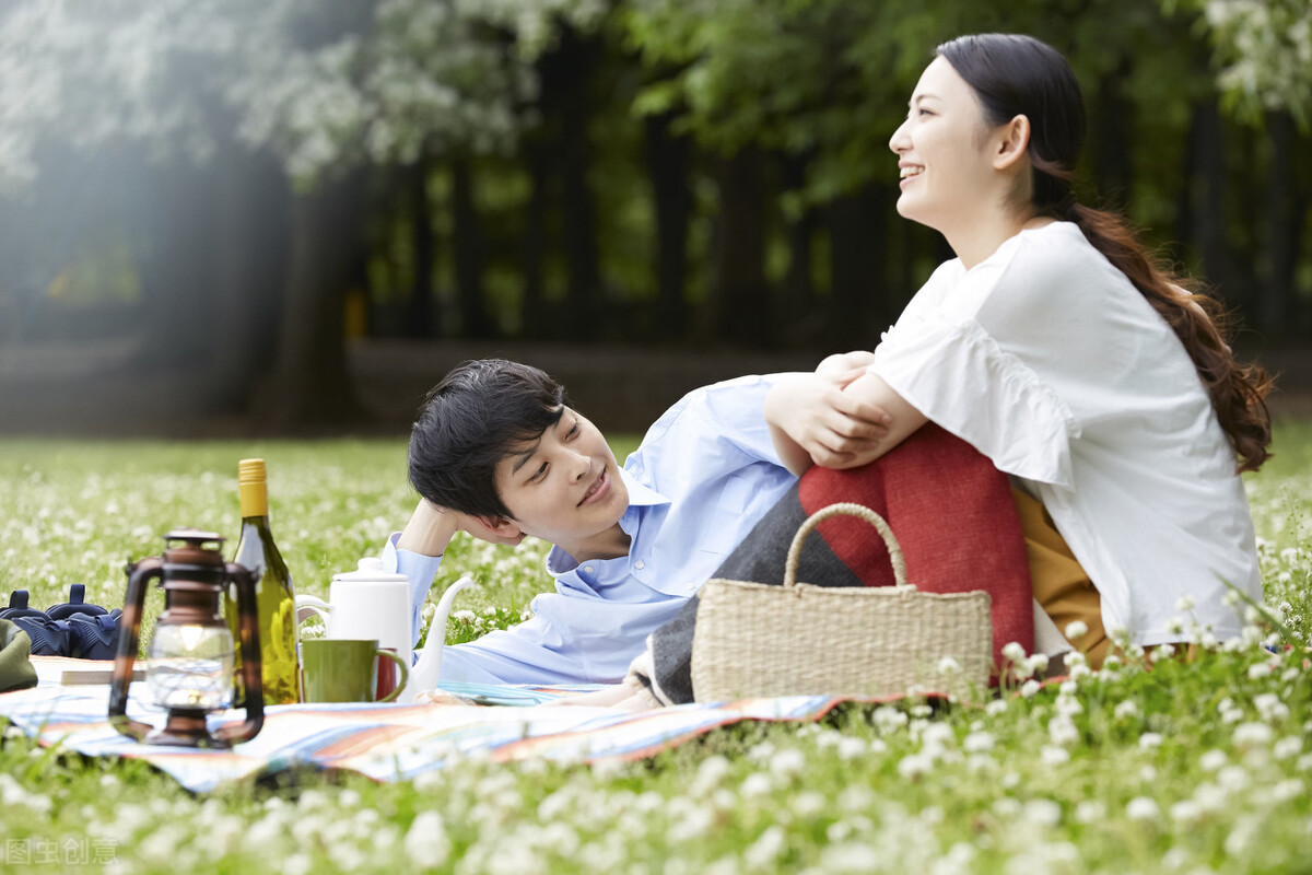 第一次约会聊些什么话题最好,第一次和女生出来约会谈的话题