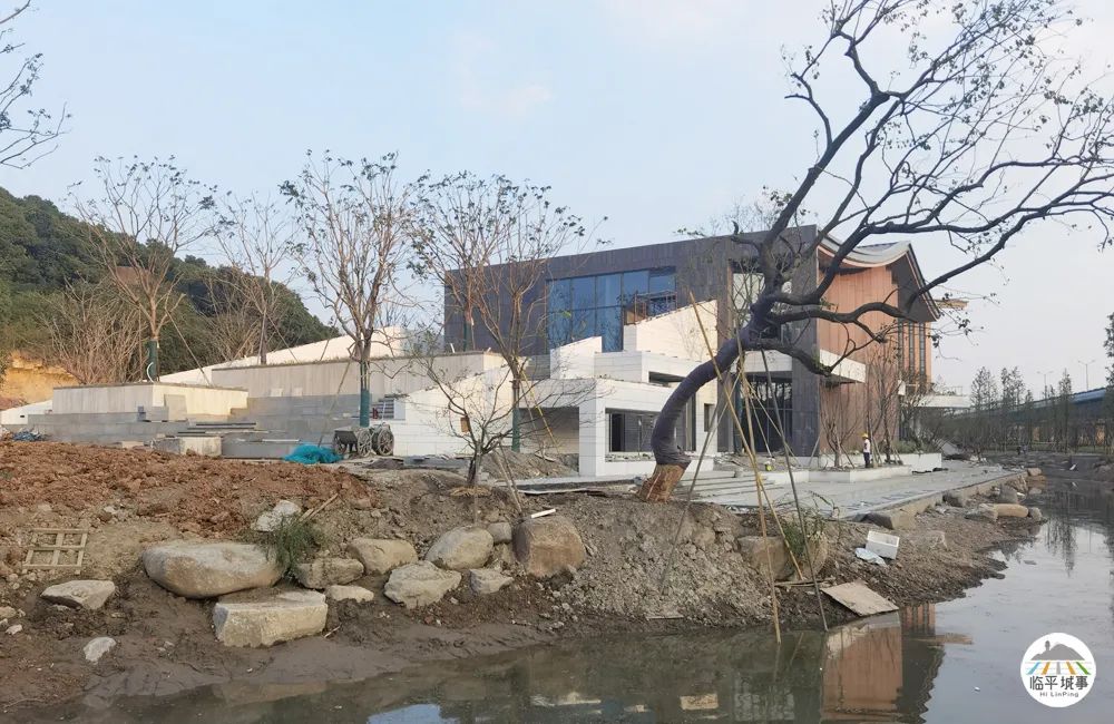 临平体育馆改扩建有篮球场吗,体育公园篮球场施工