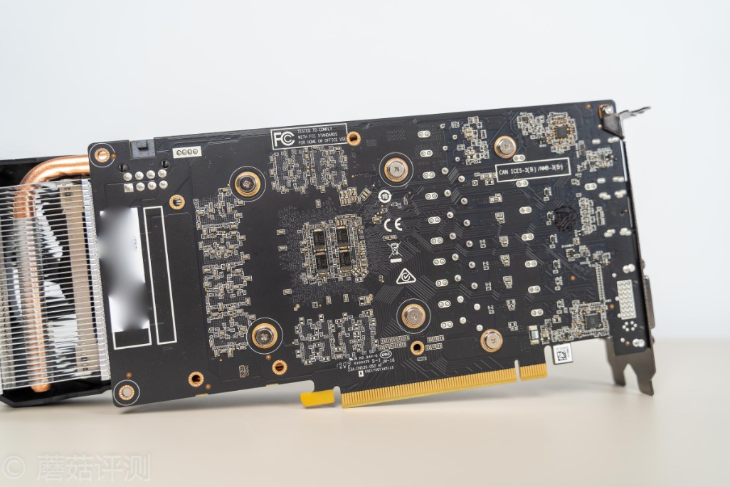 索泰显卡2060s霹雳版oc和x-gaming,索泰rtx2060霹雳oc背板