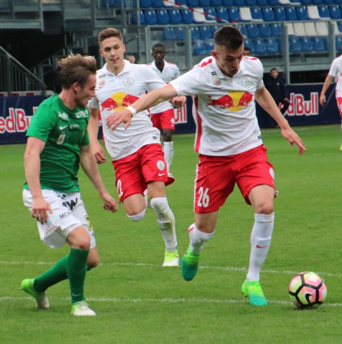 足球无双|红牛与它的草地球（终）：红牛集团的小牛仔们