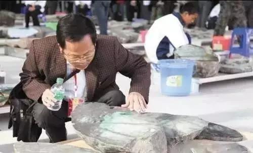 如果卖玉卖了几百万需要缴税吗,卖玉得到大量钱会不会洗钱