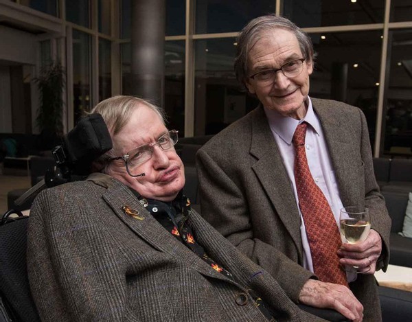 宇宙里的黑洞是不是不一样的世界,宇宙中的黑洞到底是什么样子