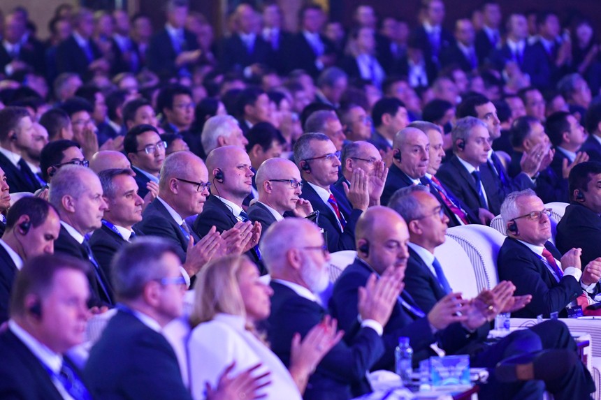 许家印三年投450亿,许家印450亿投资