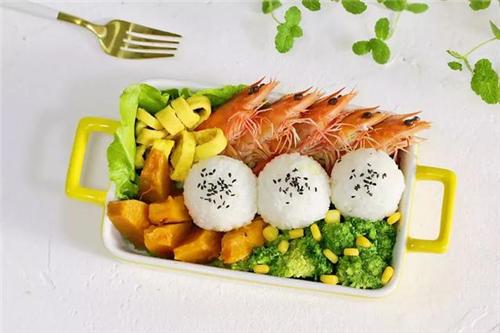 老婆做的爱心午餐发朋友圈,上班族自制便当一周不重样